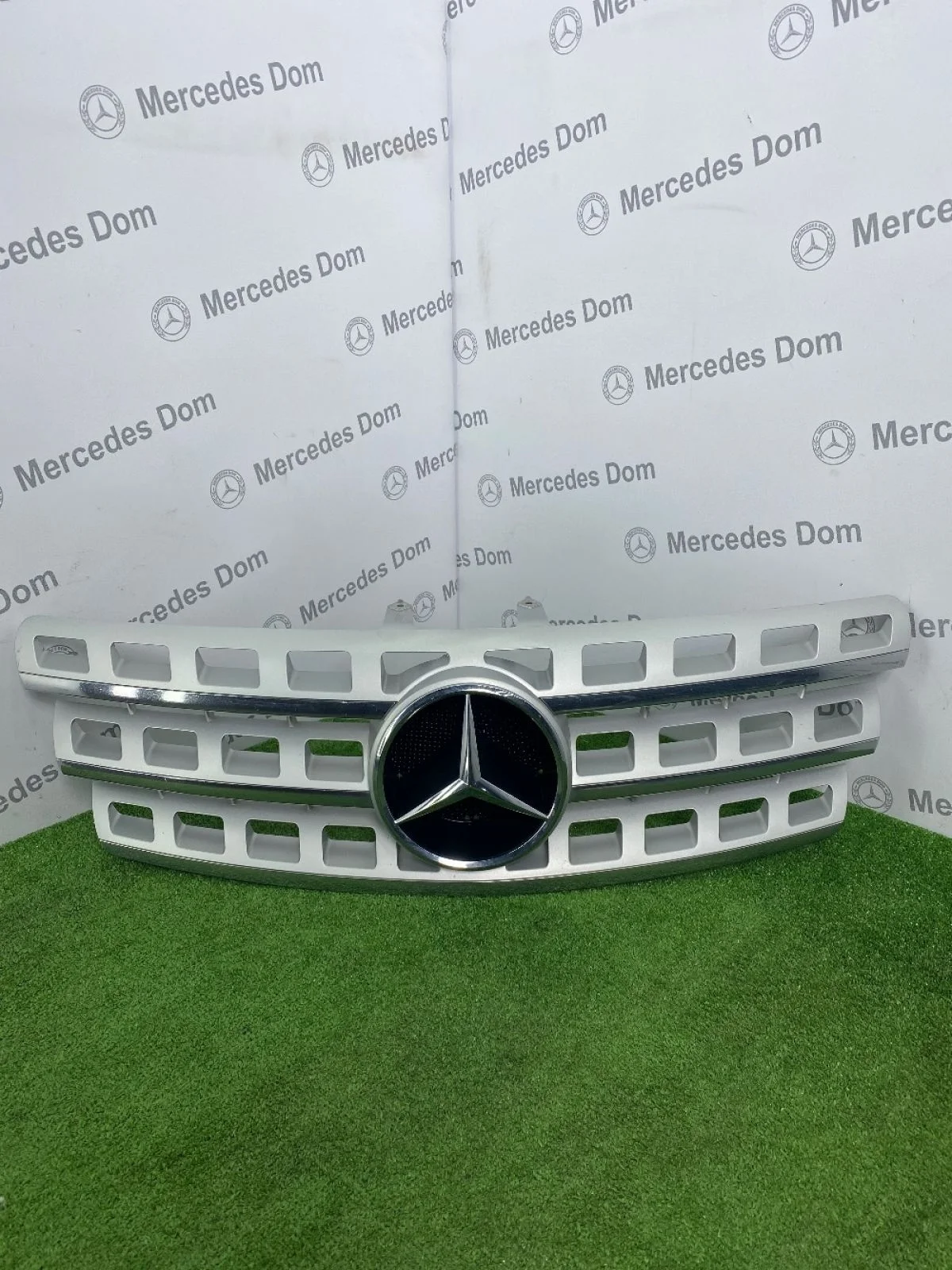 Решетка радиатора Mercedes-Benz M-класс W164 рестайлинг (2008—2011)