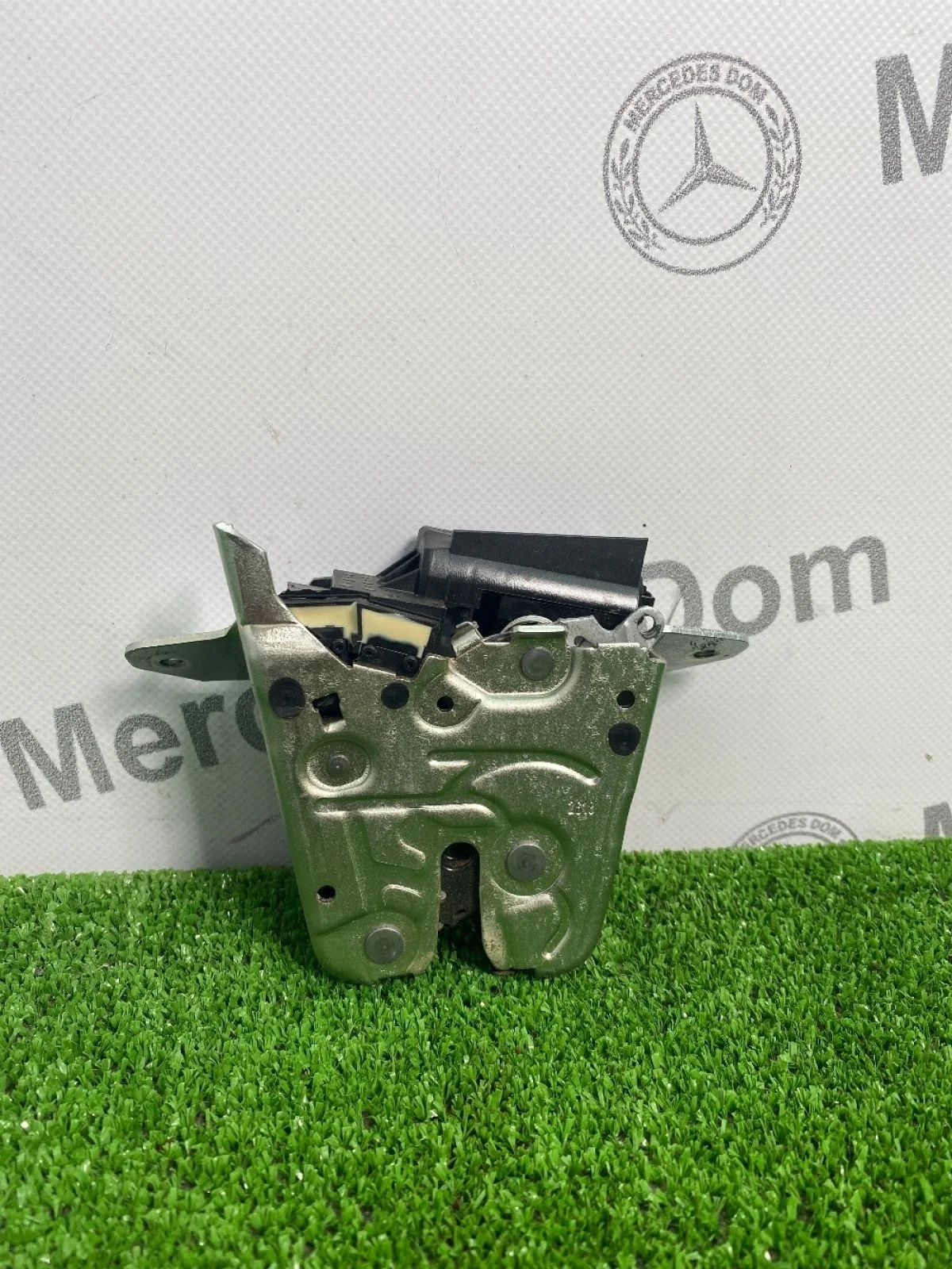 Замок багажника Mercedes-Benz GLE-класс W166 (2015—2018)