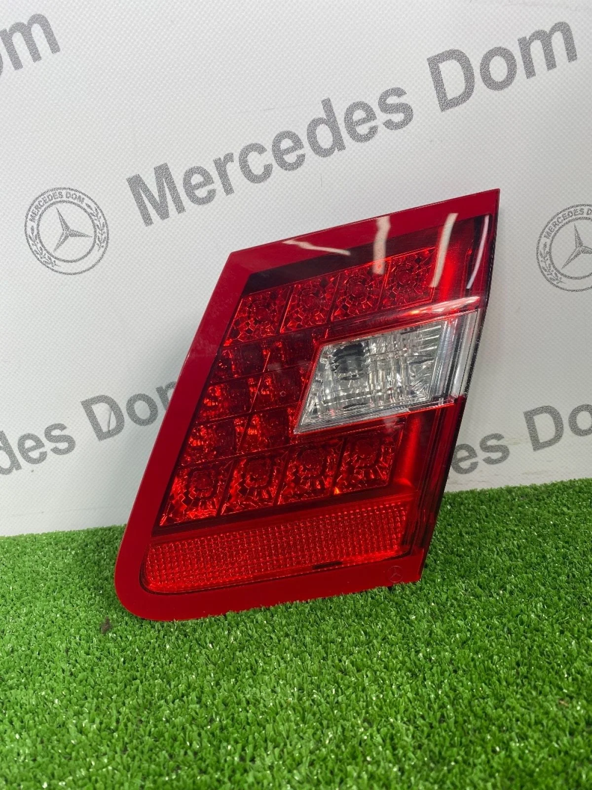 Фонарь задний внутренний правый Mercedes-Benz E-класс W212/S212/C207/A207 (2009—2013)
