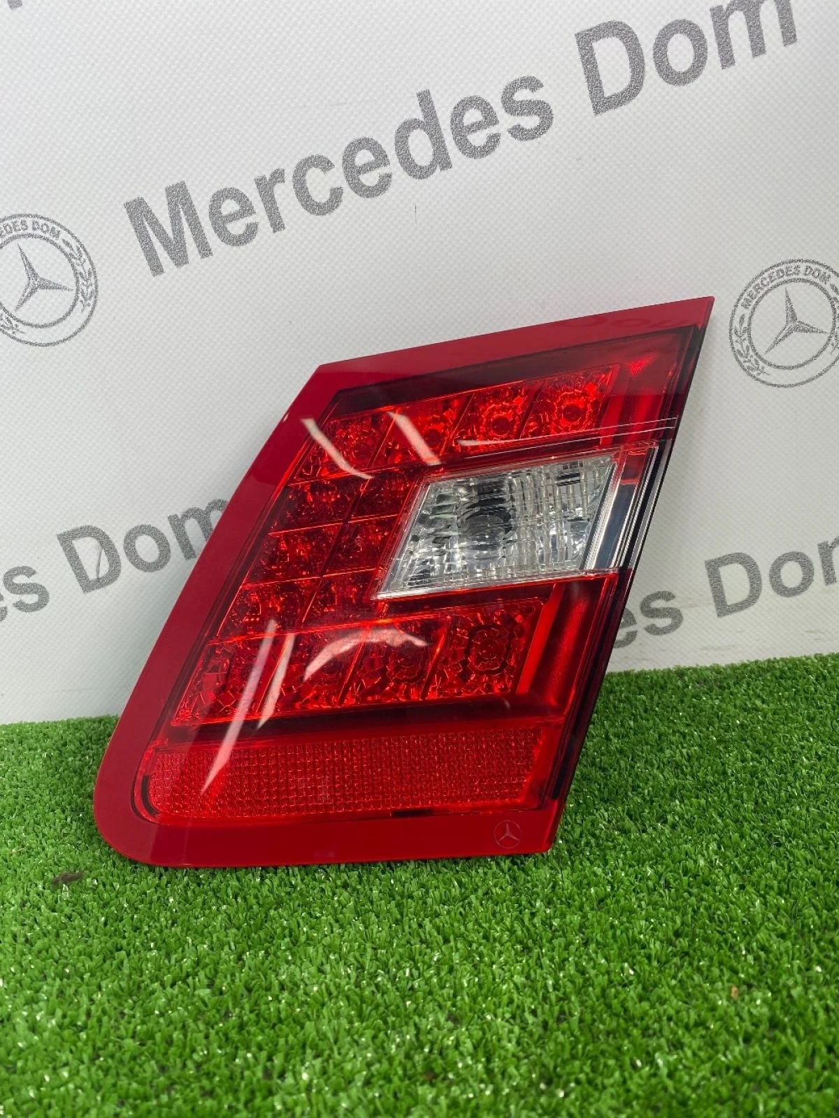 Фонарь задний внутренний правый Mercedes-Benz E-класс W212/S212/C207/A207 (2009—2013)