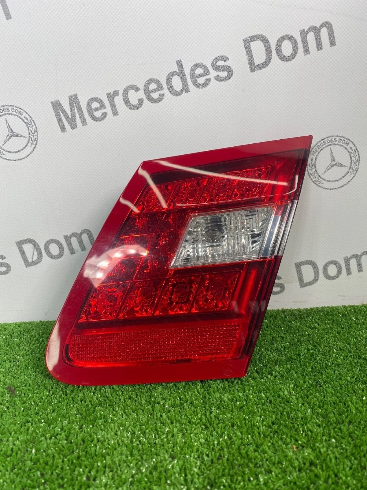 Фонарь задний внутренний правый Mercedes-Benz E-класс W212/S212/C207/A207 (2009—2013)