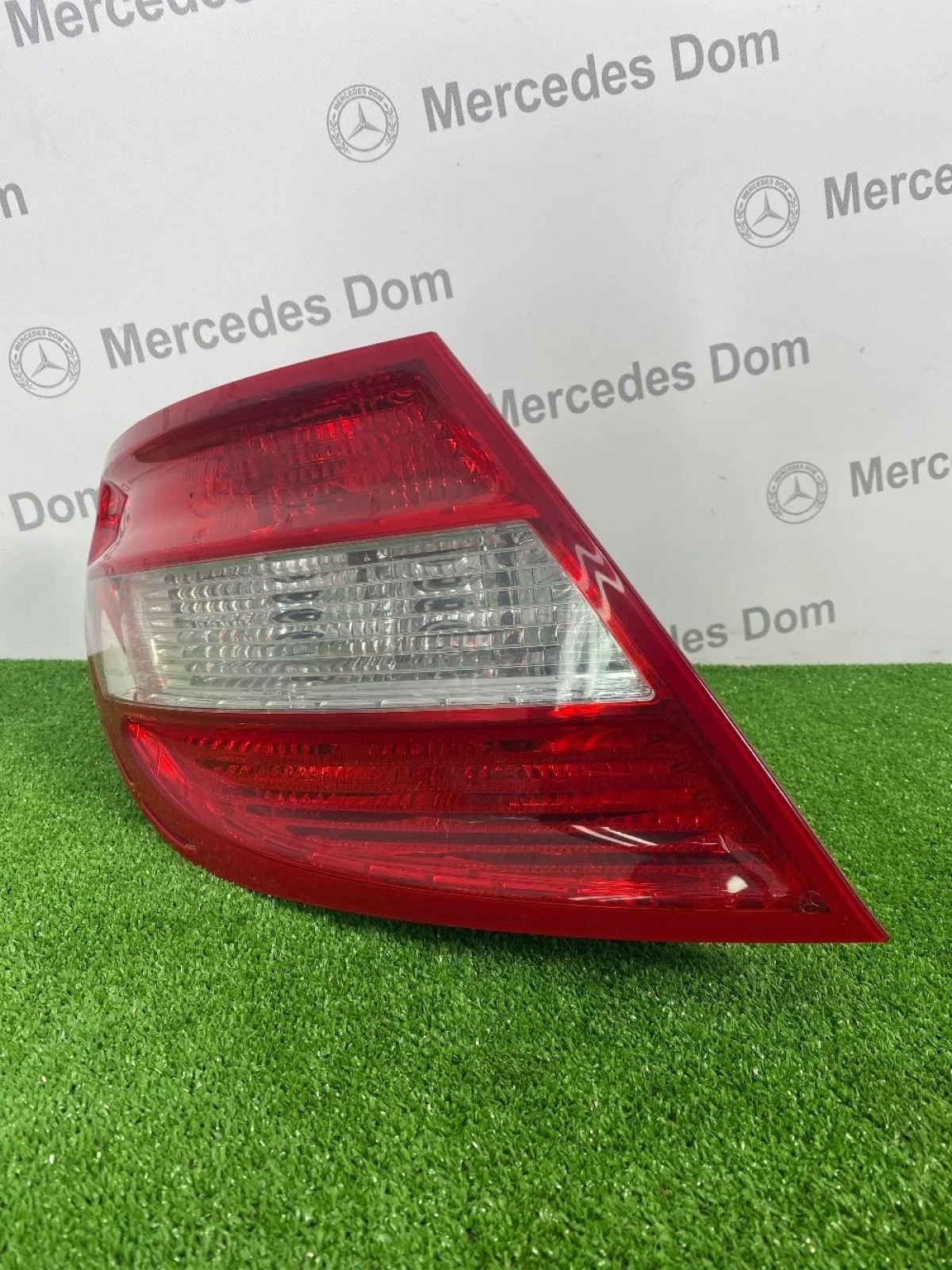 Фонарь задний левый Mercedes-Benz C-класс W204/S204 (2006—2011)