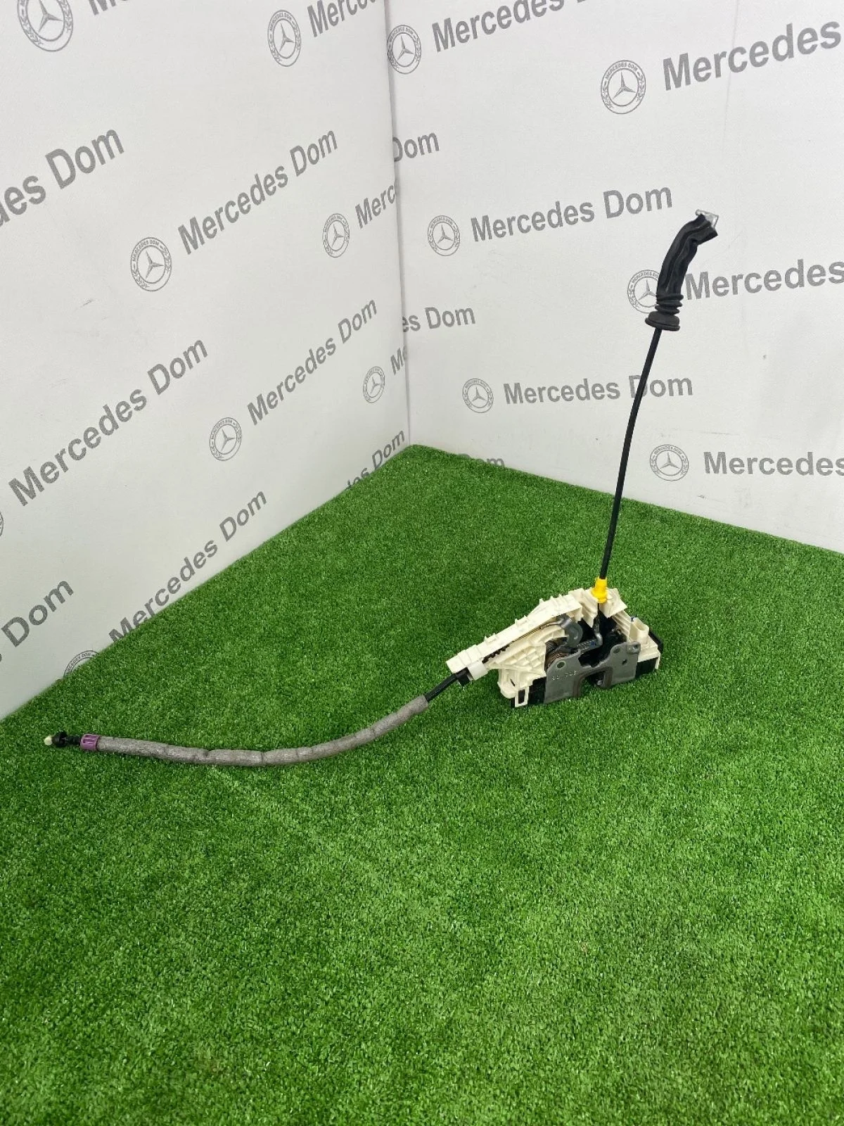 Замок двери передней правой Mercedes-Benz E-класс W212/S212/C207/A207 (2009—2013)