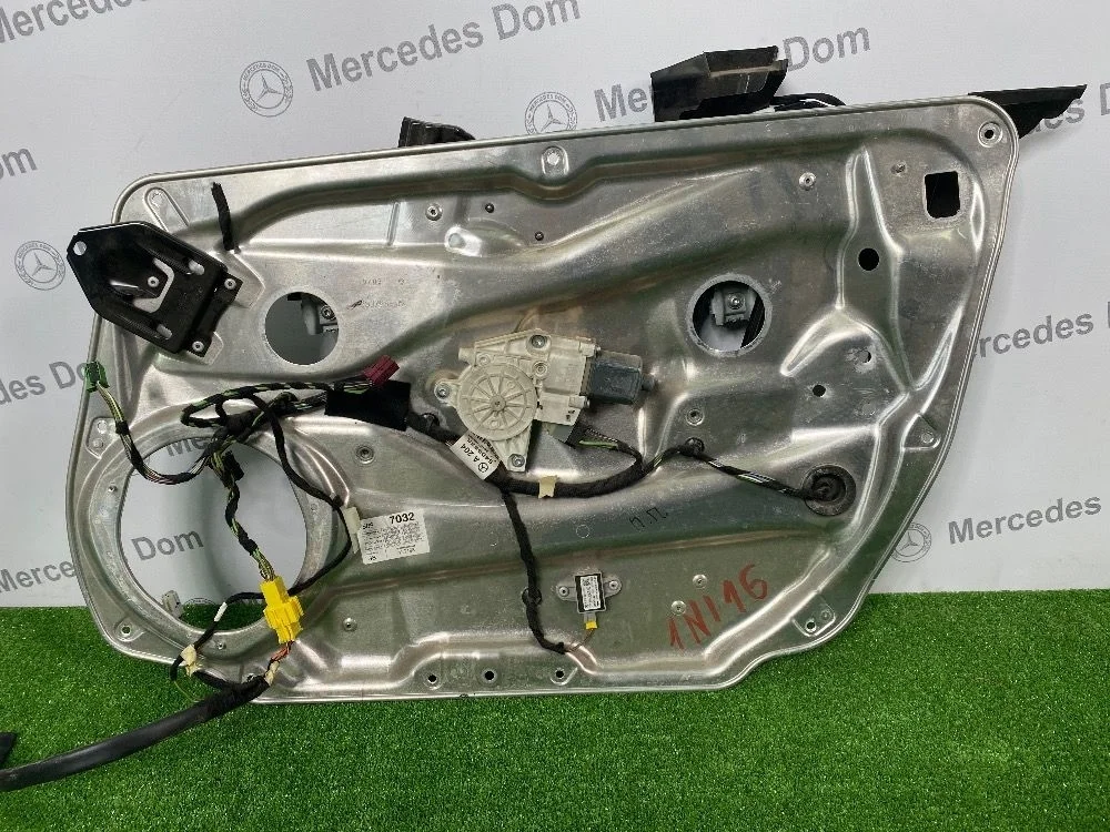 Стеклоподъемник электр. передний правый Mercedes-Benz C-класс W204/S204 (2006—2011)