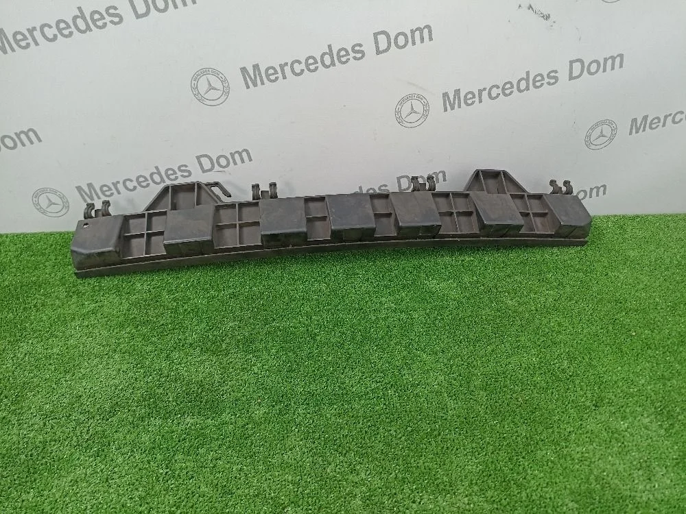 Направляющая заднего бампера Mercedes-Benz C-класс W204/S204/С204 рестайлинг (2011—2015)