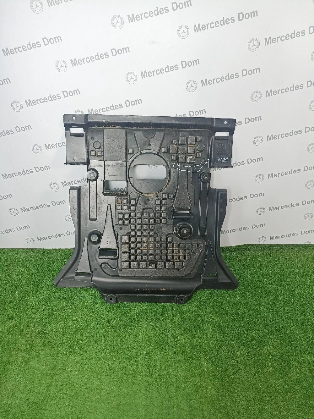 Пыльник двигателя боковой левый Mercedes-Benz GLE-класс W166 (2015—2018)