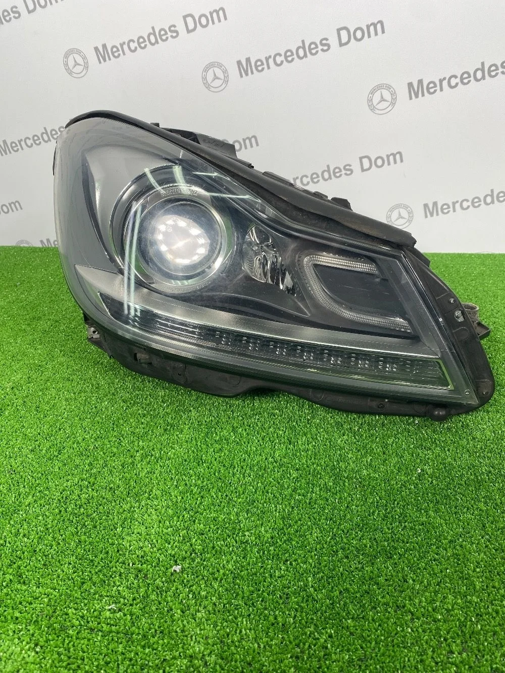 Фара правая Mercedes-Benz C-класс W204/S204/С204 рестайлинг (2011—2015)