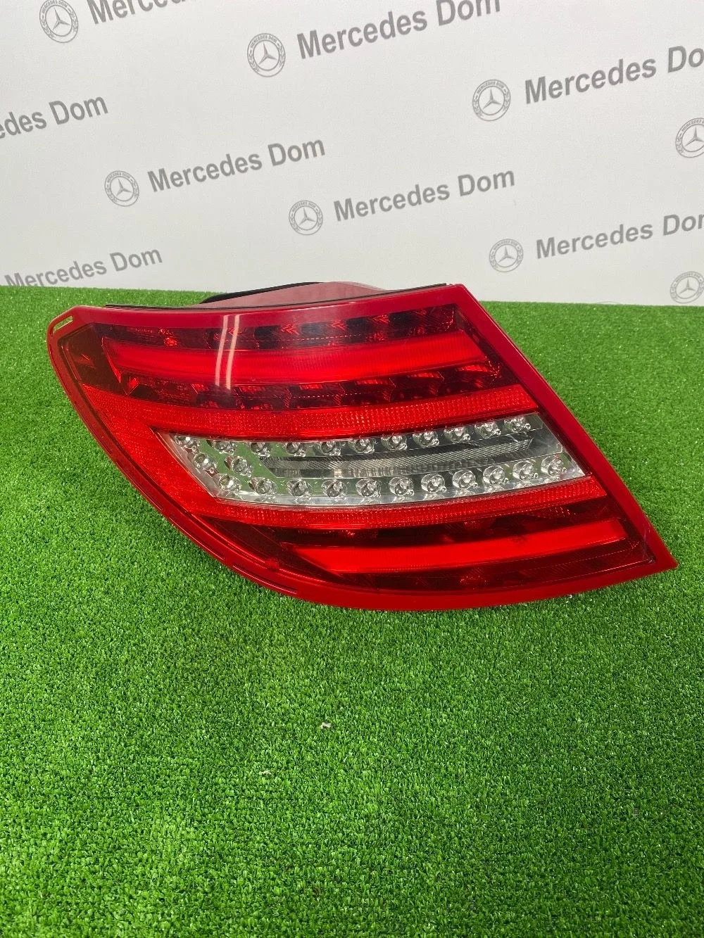 Фонарь задний наружный левый Mercedes-Benz C-класс W204/S204/С204 рестайлинг (2011—2015)