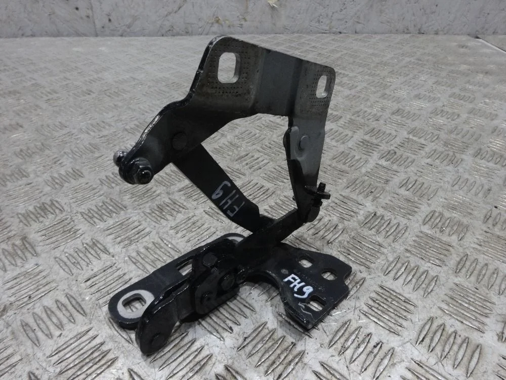 Петля капота правая Mercedes-Benz GLE-класс W166 (2015—2018)