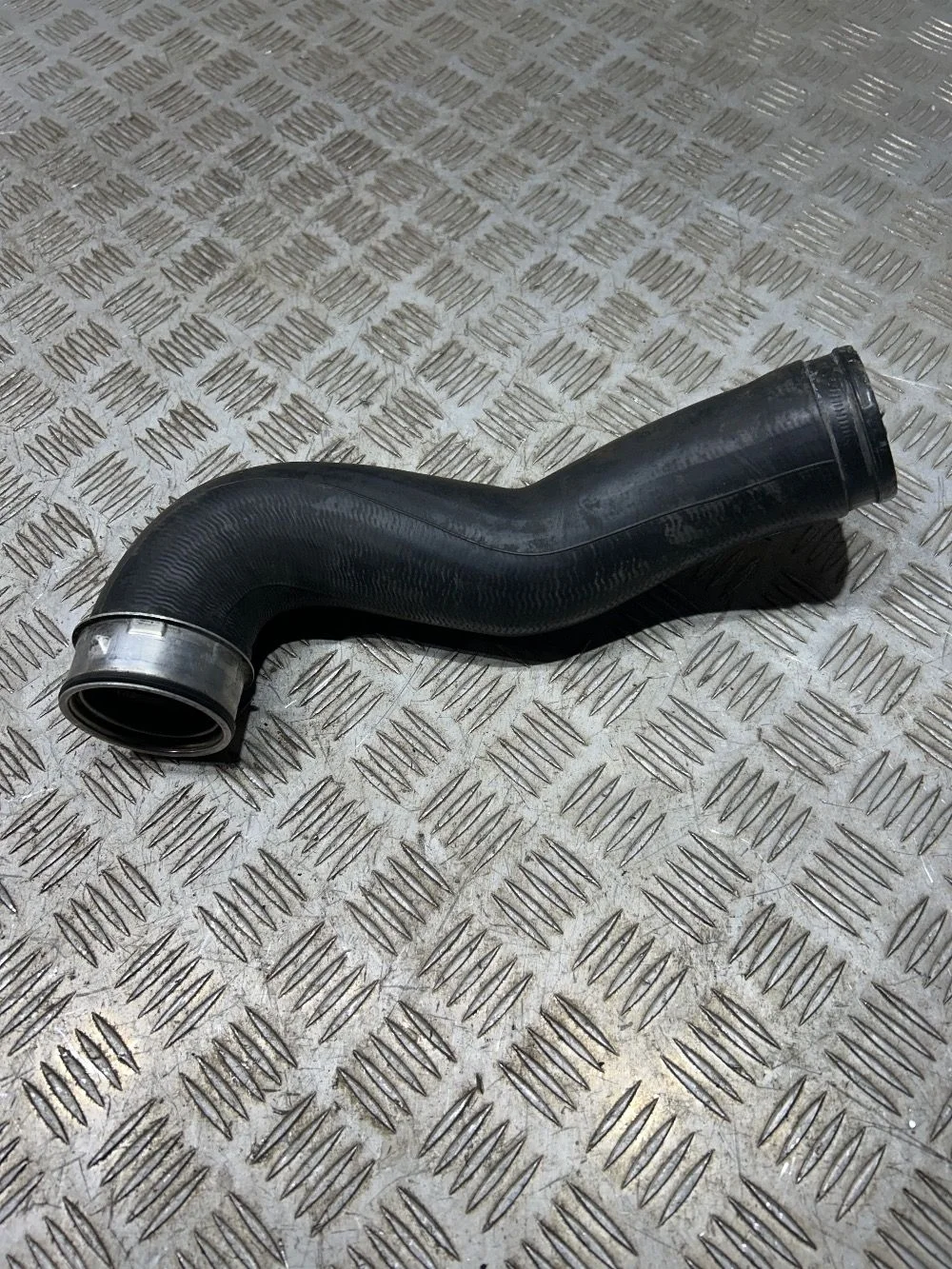 Патрубок интеркулера Mercedes-Benz M-класс W164 (2005—2008)