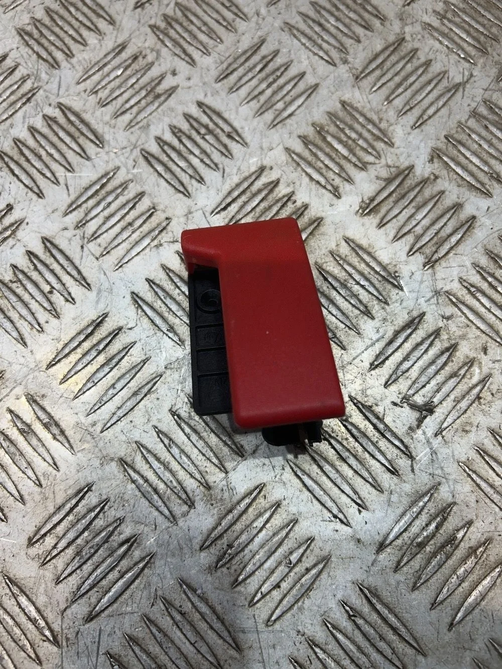 Ручка открывания капота Mercedes-Benz C-класс W204/S204/С204 рестайлинг (2011—2015)