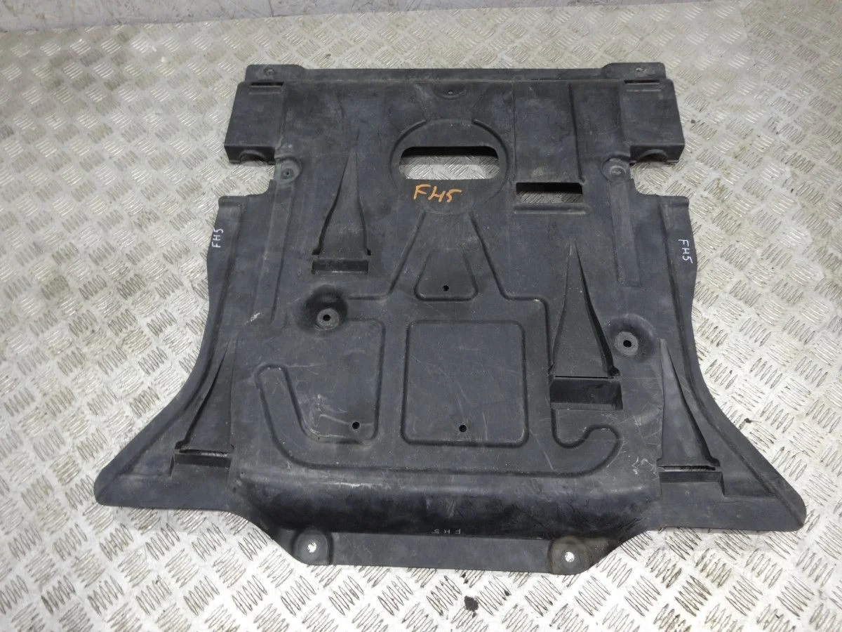 Пыльник двигателя боковой левый Mercedes-Benz GLE-класс W166 (2015—2018)