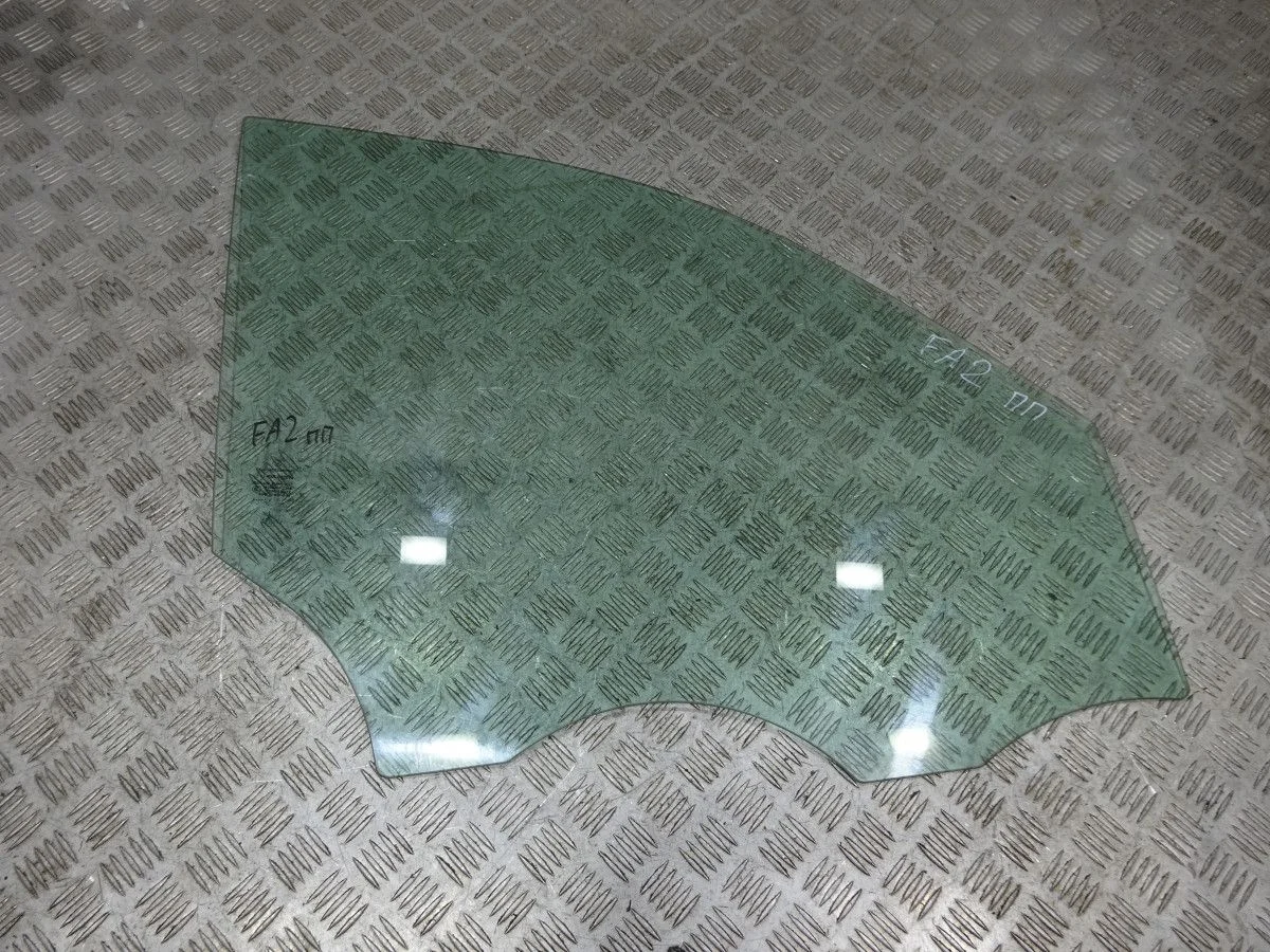 Стекло двери передней правой Mercedes-Benz GL-класс X166 (2012—2016)