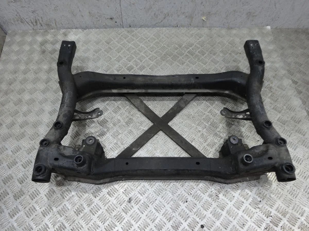 Балка подмоторная Mercedes-Benz C-класс AMG W205/S205/C205/A205 (2014—2018)