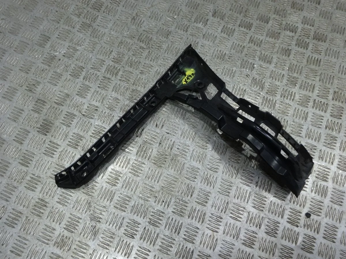 Направляющая заднего бампера правая Mercedes-Benz C-класс AMG W205/S205/C205/A205 (2014—2018)