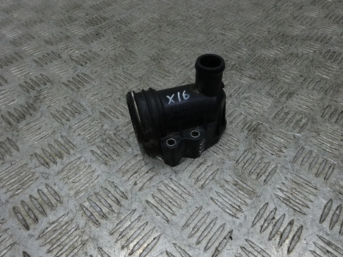 Фланец двигателя системы охлаждения Mercedes-Benz GL-класс X166 (2012—2016)