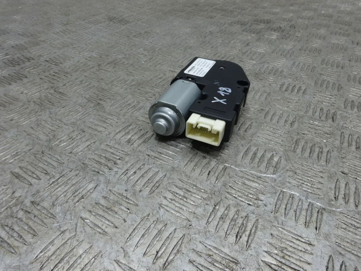 Моторчик люка Mercedes-Benz GLS-класс X166 (2015—2019)