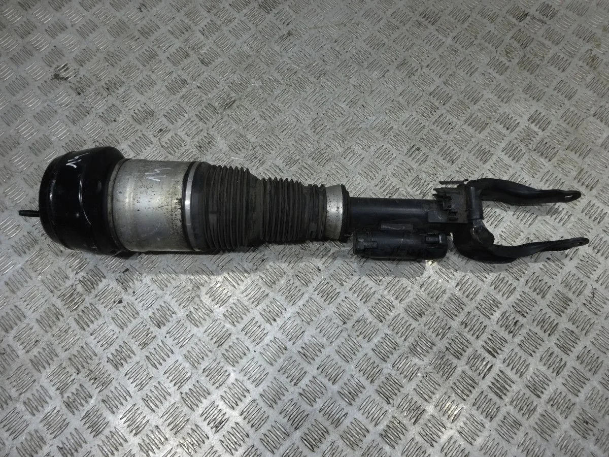 Амортизатор передний левый Mercedes-Benz GLE-класс W166 (2015—2018)