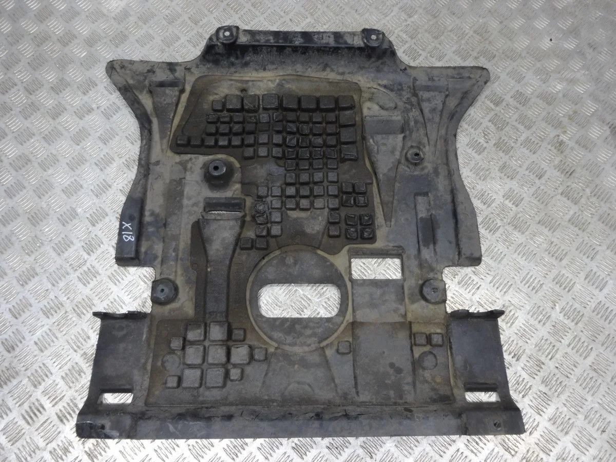 Пыльник двигателя центральный Mercedes-Benz GLS-класс X166 (2015—2019)