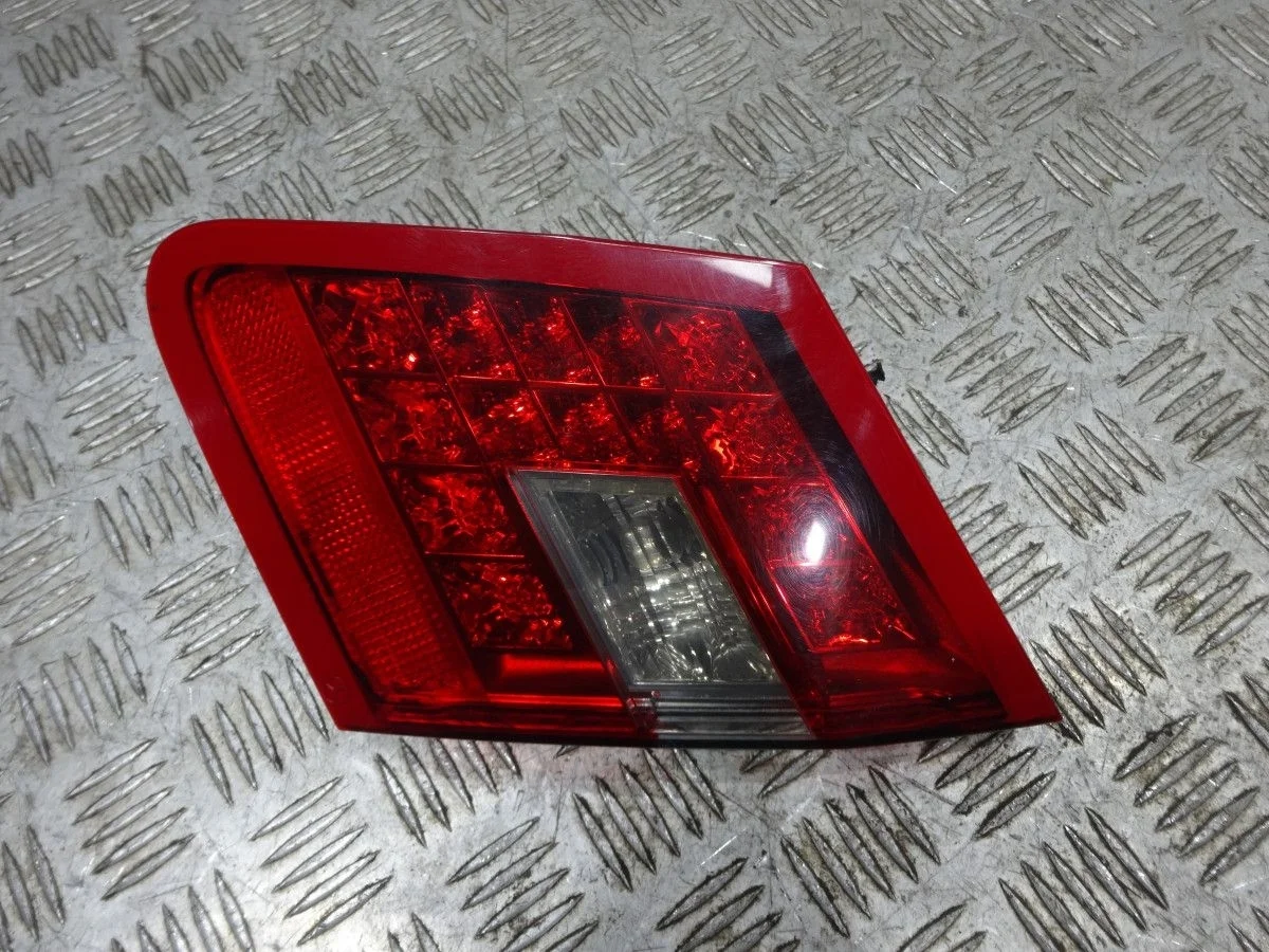 Фонарь задний внутренний правый Mercedes-Benz E-класс W212/S212/C207/A207 (2009—2013)