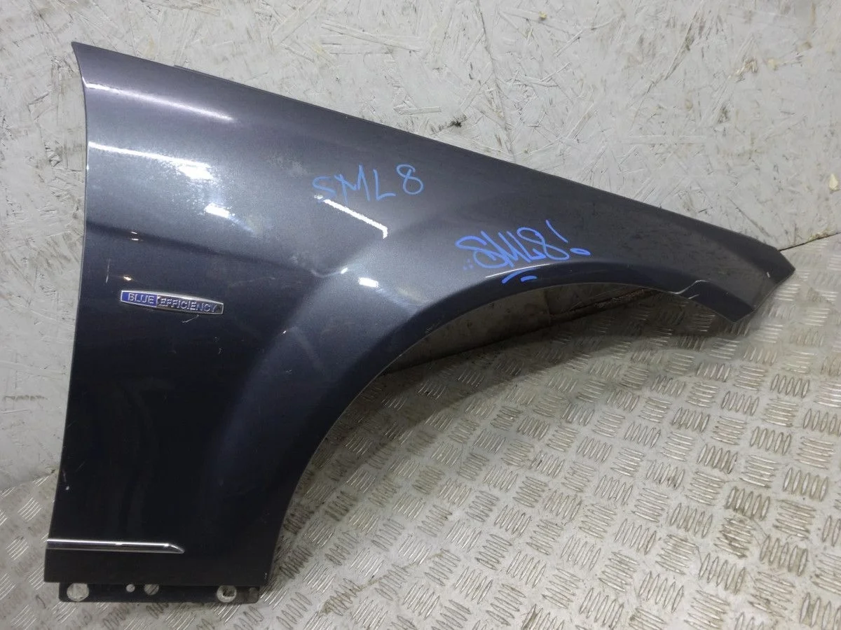 Крыло переднее правое Mercedes-Benz C-класс W204/S204 (2006—2011)