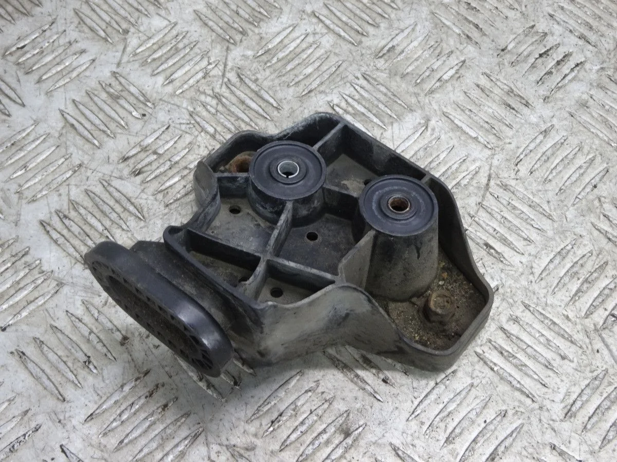 Направляющая заднего бампера левая Mercedes-Benz M-класс W164 рестайлинг (2008—2011)