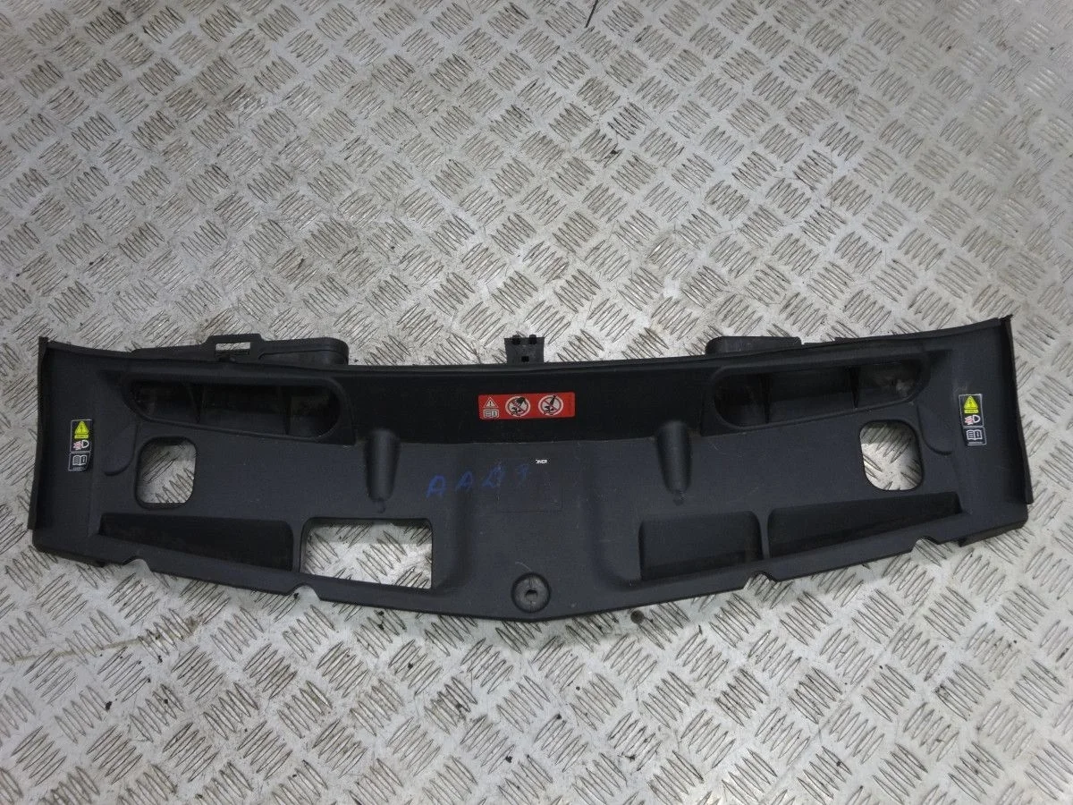 Воздухозаборник (наружный) Mercedes-Benz C-класс W204/S204/С204 рестайлинг (2011—2015)