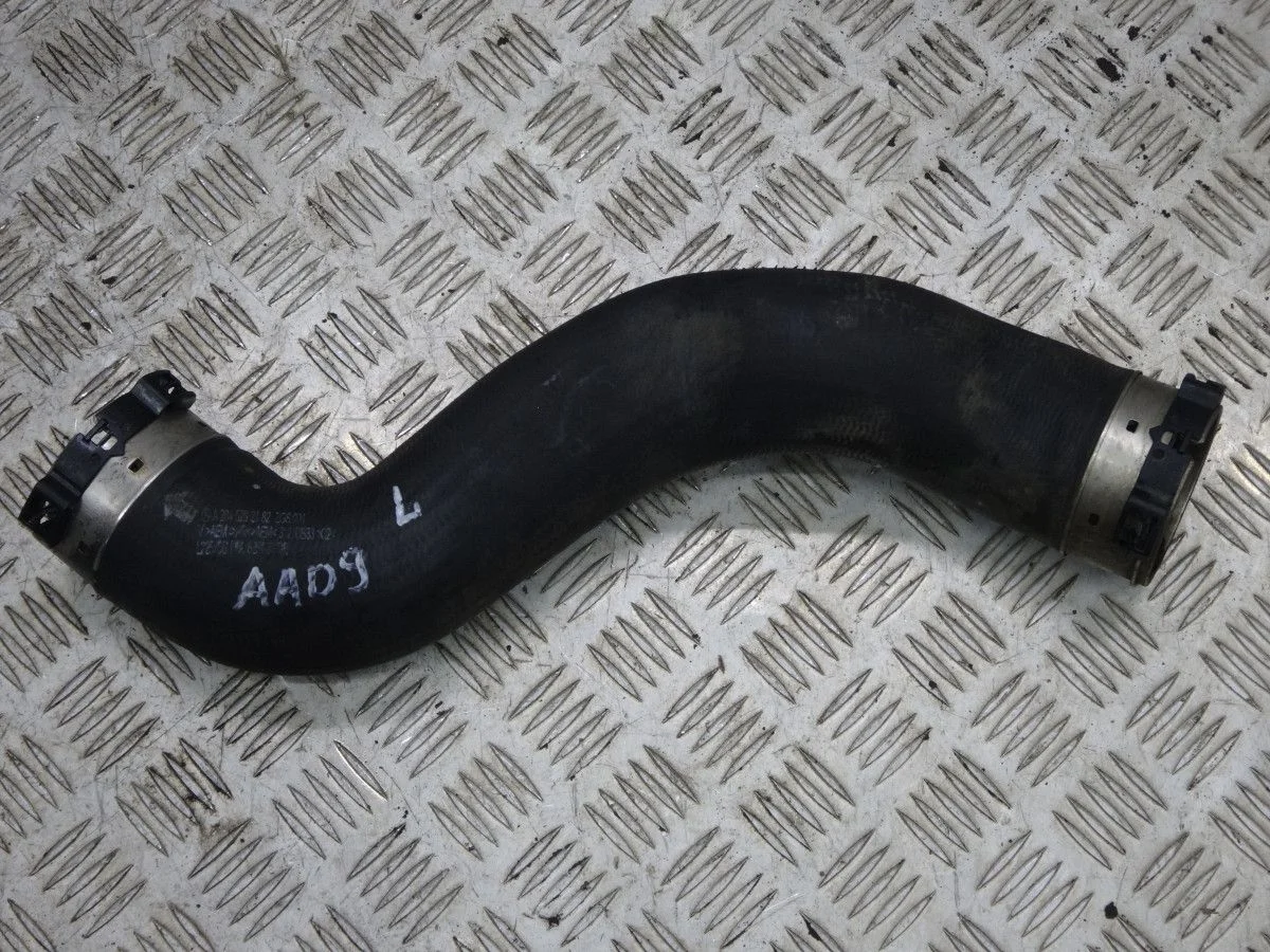 Патрубок интеркулера Mercedes-Benz C-класс W204/S204/С204 рестайлинг (2011—2015)