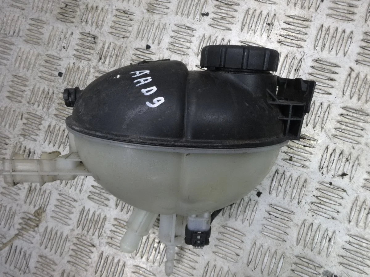 Бачок расширительный топливной системы Mercedes-Benz C-класс W204/S204/С204 рестайлинг (2011—2015)