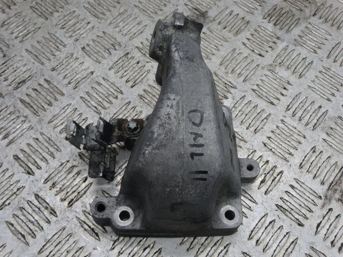 Кронштейн двигателя правый Mercedes-Benz M-класс W164 (2005—2008)