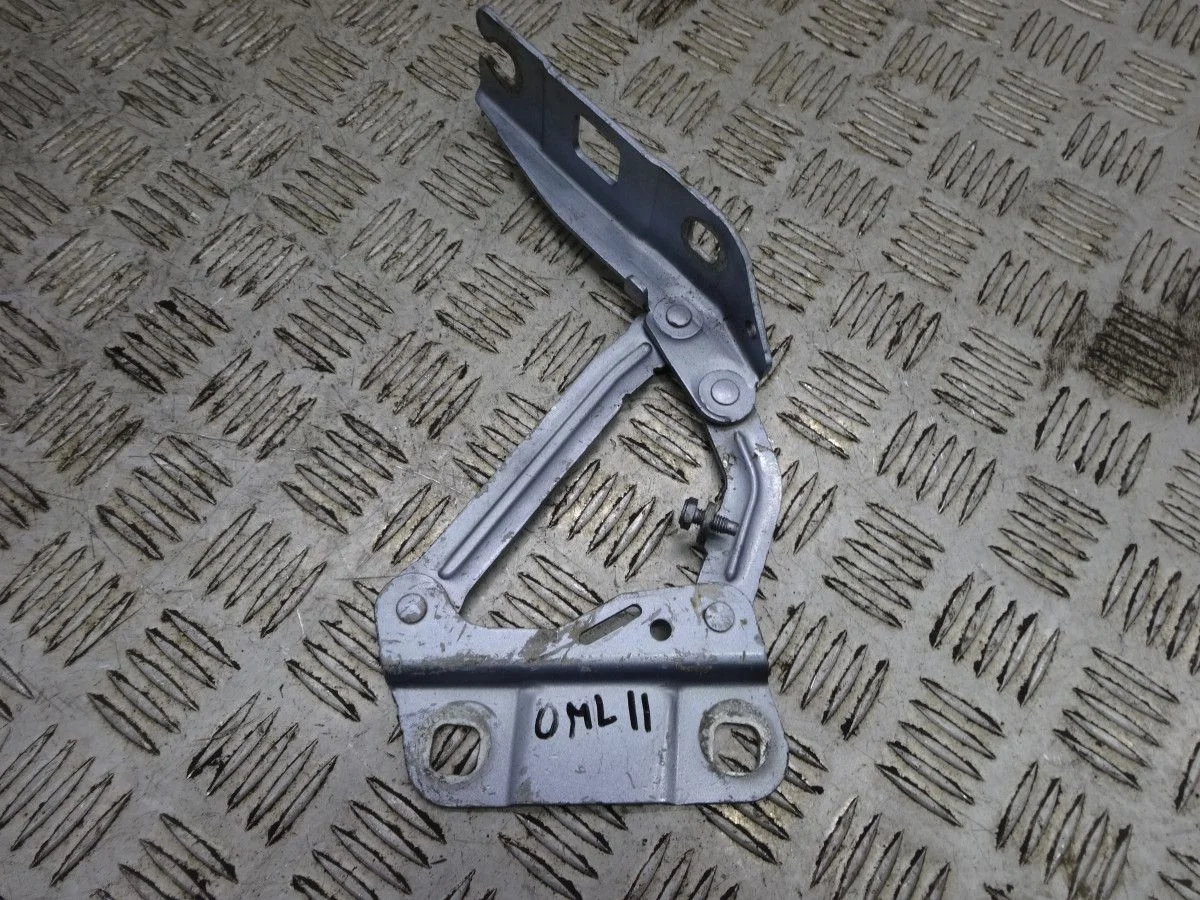 Петля капота правая Mercedes-Benz M-класс W164 (2005—2008)