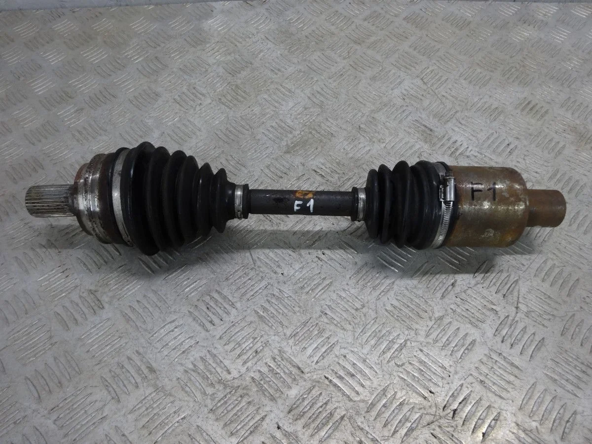 Полуось передняя левая Mercedes-Benz C-класс W204/S204 (2006—2011)