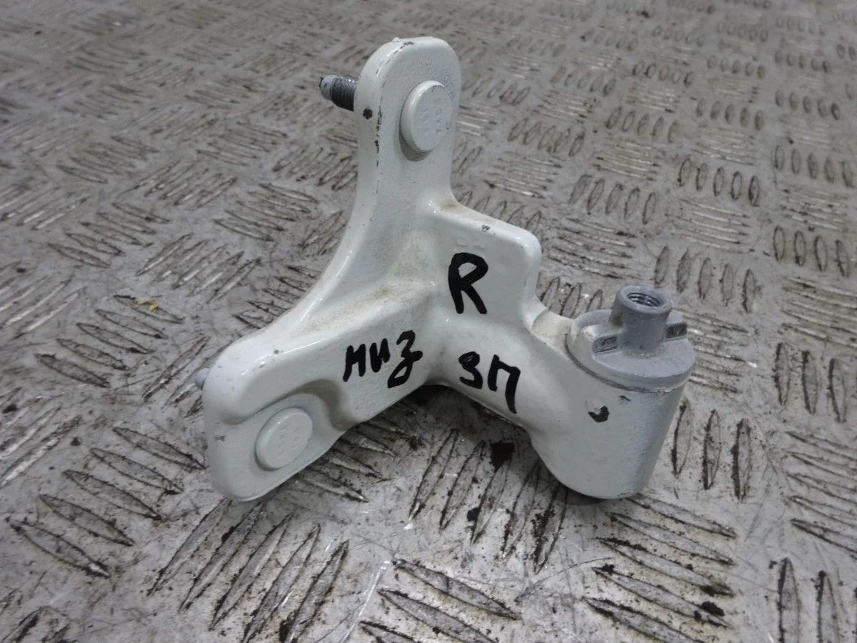 Петля двери задней правой нижняя Mercedes-Benz GLK-класс X204 рестайлинг (2012—2015)