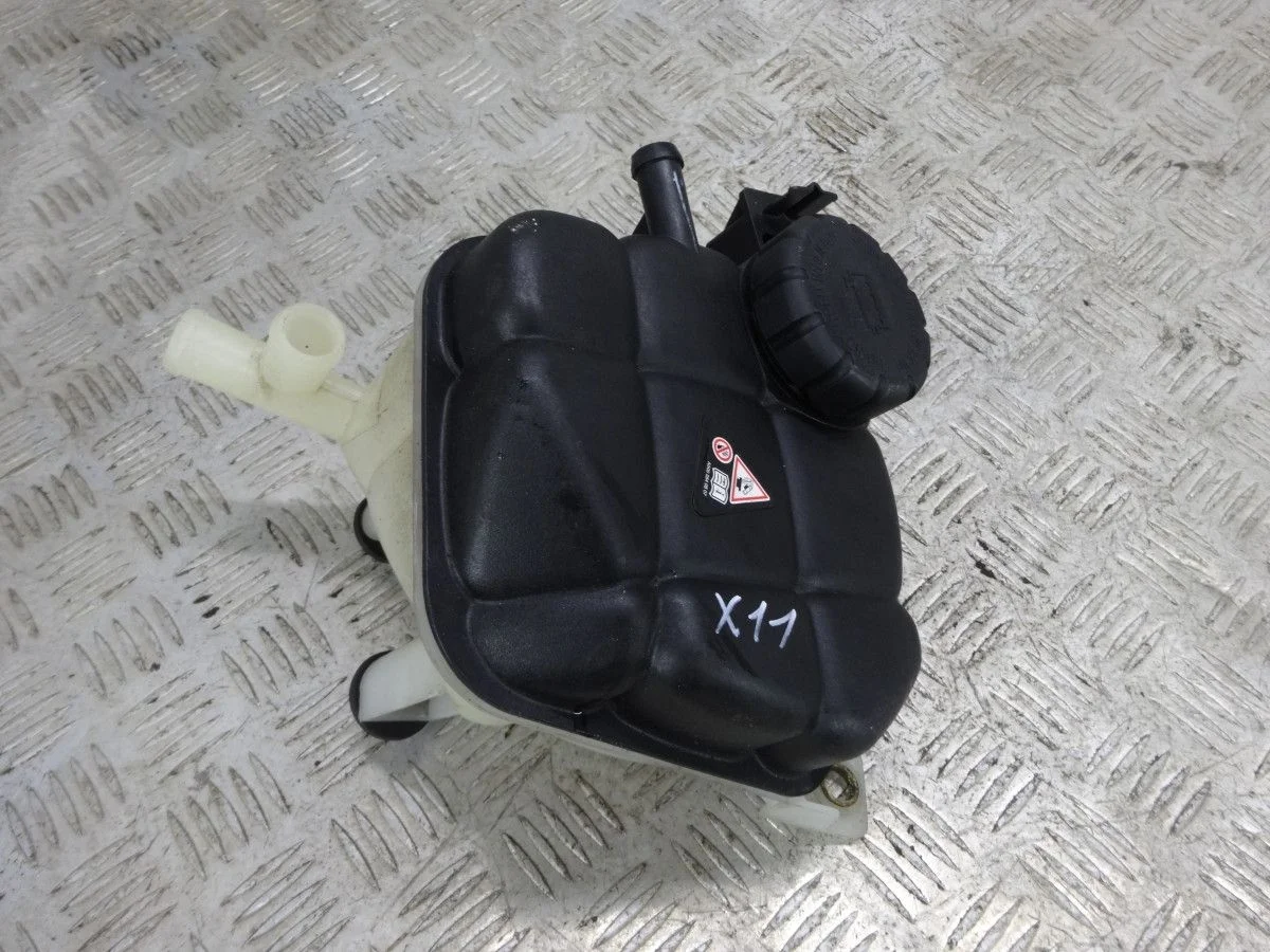 Бачок расширительный Mercedes-Benz GLS-класс X166 (2015—2019)