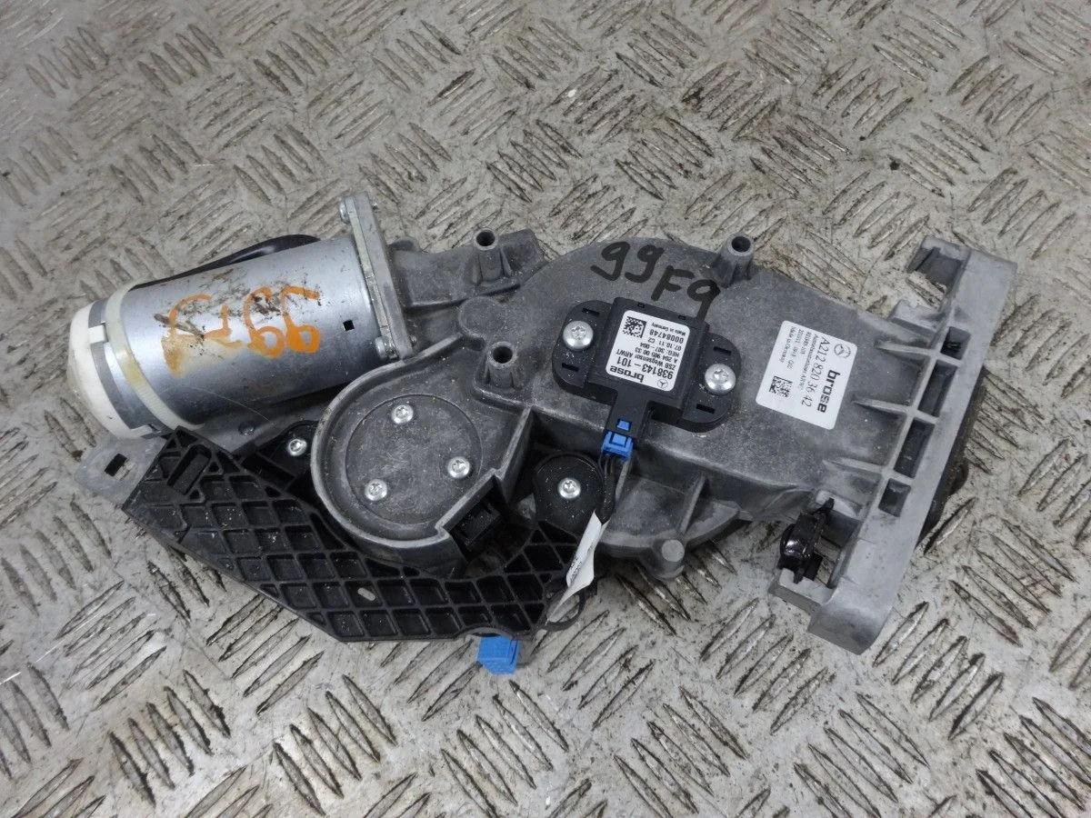 Механизм подъема двери/крышки багажника Mercedes-Benz GLK-класс X204 рестайлинг (2012—2015)