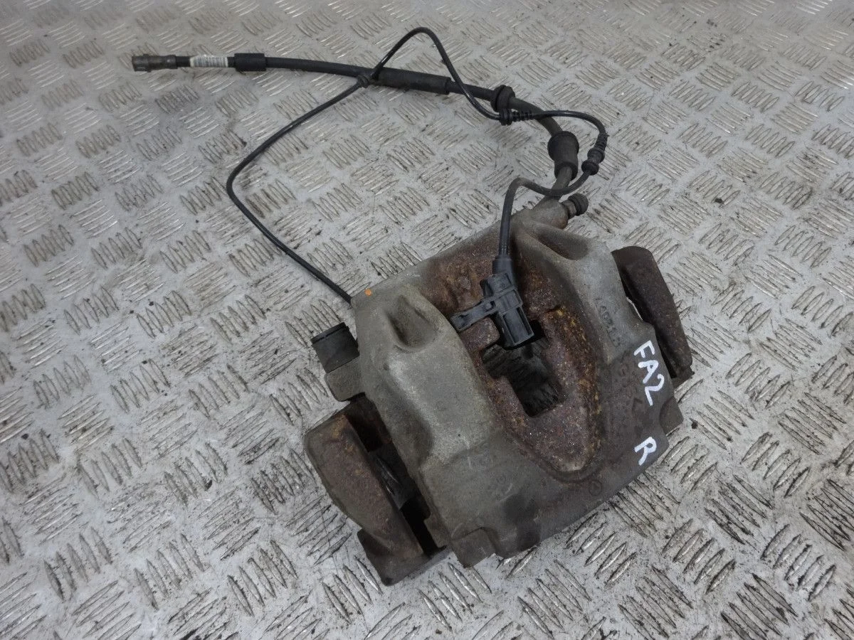 Суппорт тормозной передний правый Mercedes-Benz GL-класс X166 (2012—2016)