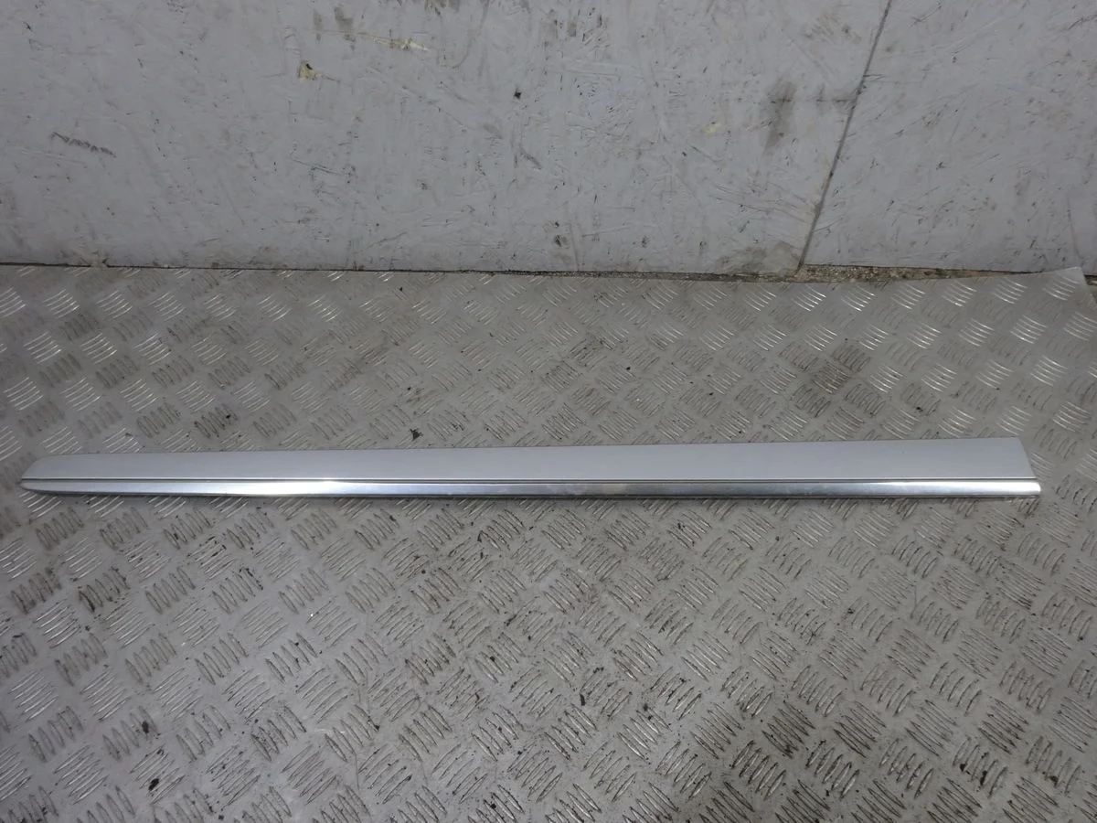 Молдинг передней правой двери Mercedes-Benz GL-класс X164 (2006—2009)