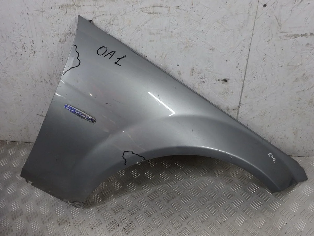 Крыло переднее правое Mercedes-Benz C-класс W204/S204 (2006—2011)