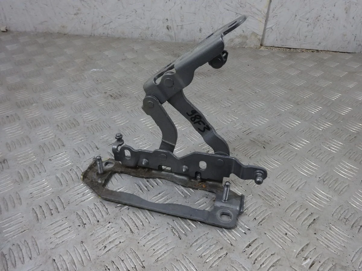 Петля капота правая Mercedes-Benz E-класс W212/S212/C207/A207 (2009—2013)