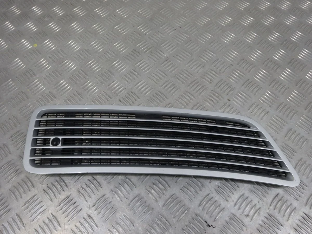Решетка в капот Mercedes-Benz S-класс W221 (2005—2009)