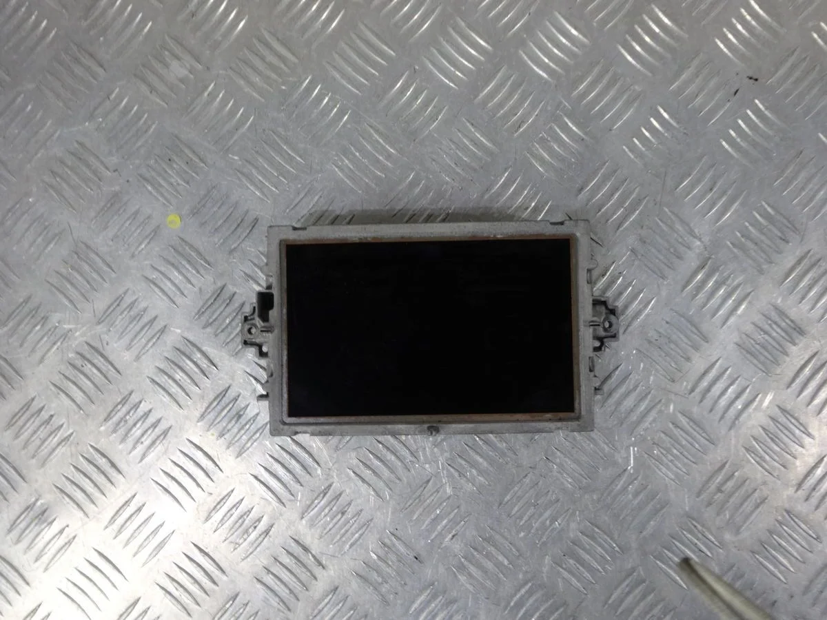 Дисплей информационный Mercedes-Benz C-класс W204/S204/С204 рестайлинг (2011—2015)