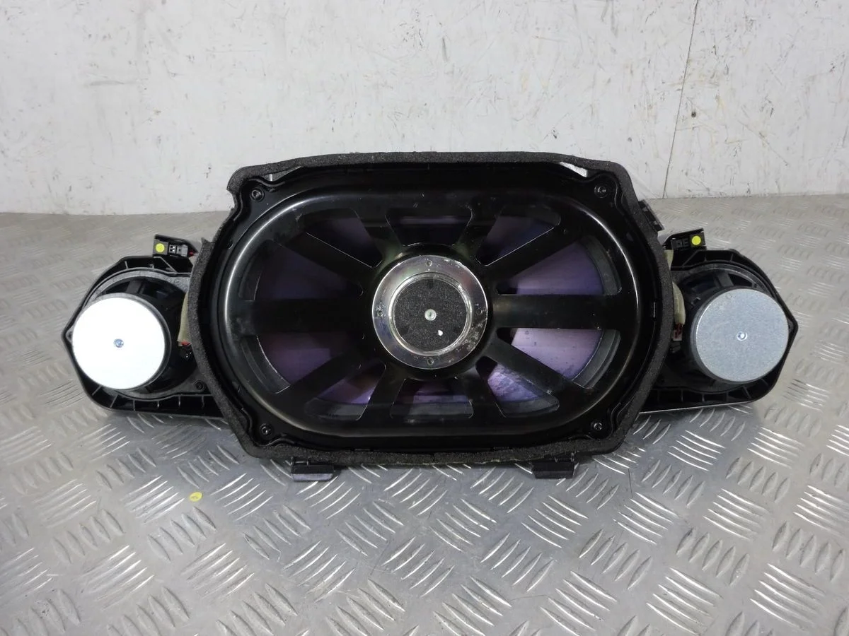 Сабвуфер Mercedes-Benz S-класс W221 (2005—2009)