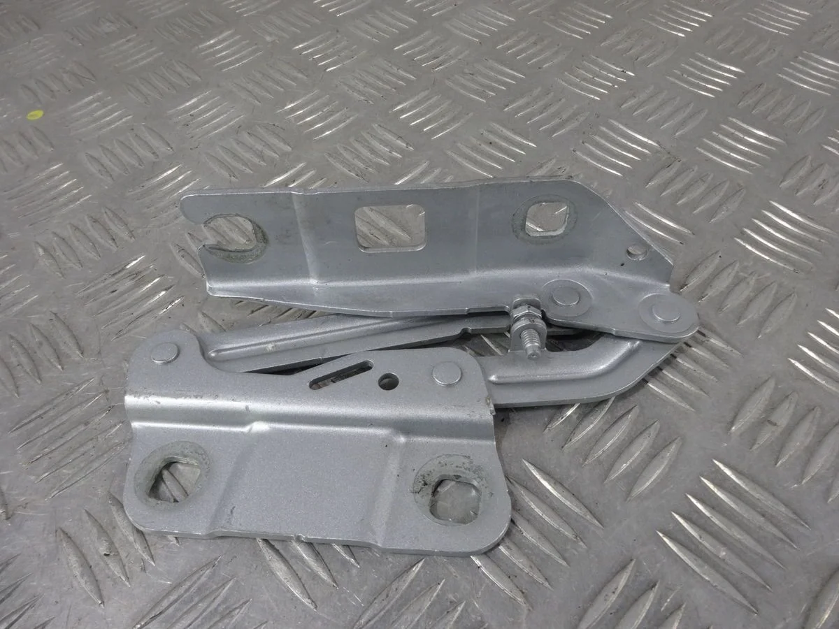 Петля капота правая Mercedes-Benz GL-класс X164 (2006—2009)