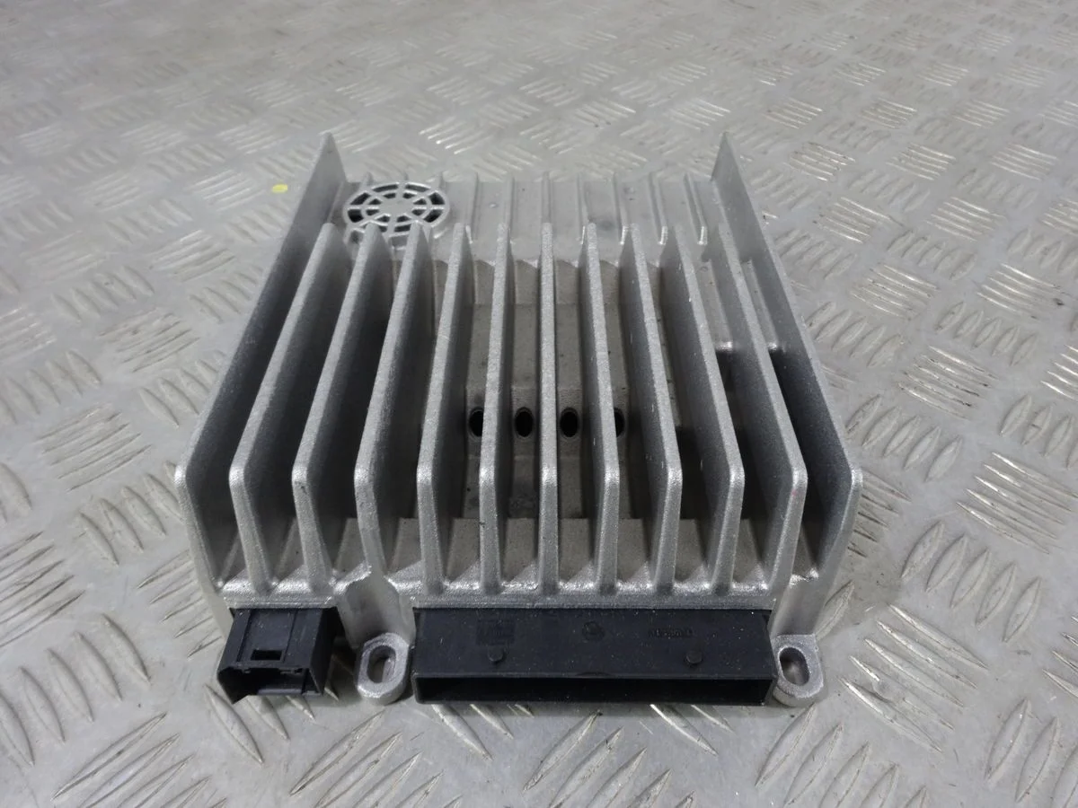 Усилитель акустической системы Mercedes-Benz GL-класс X164 (2006—2009)