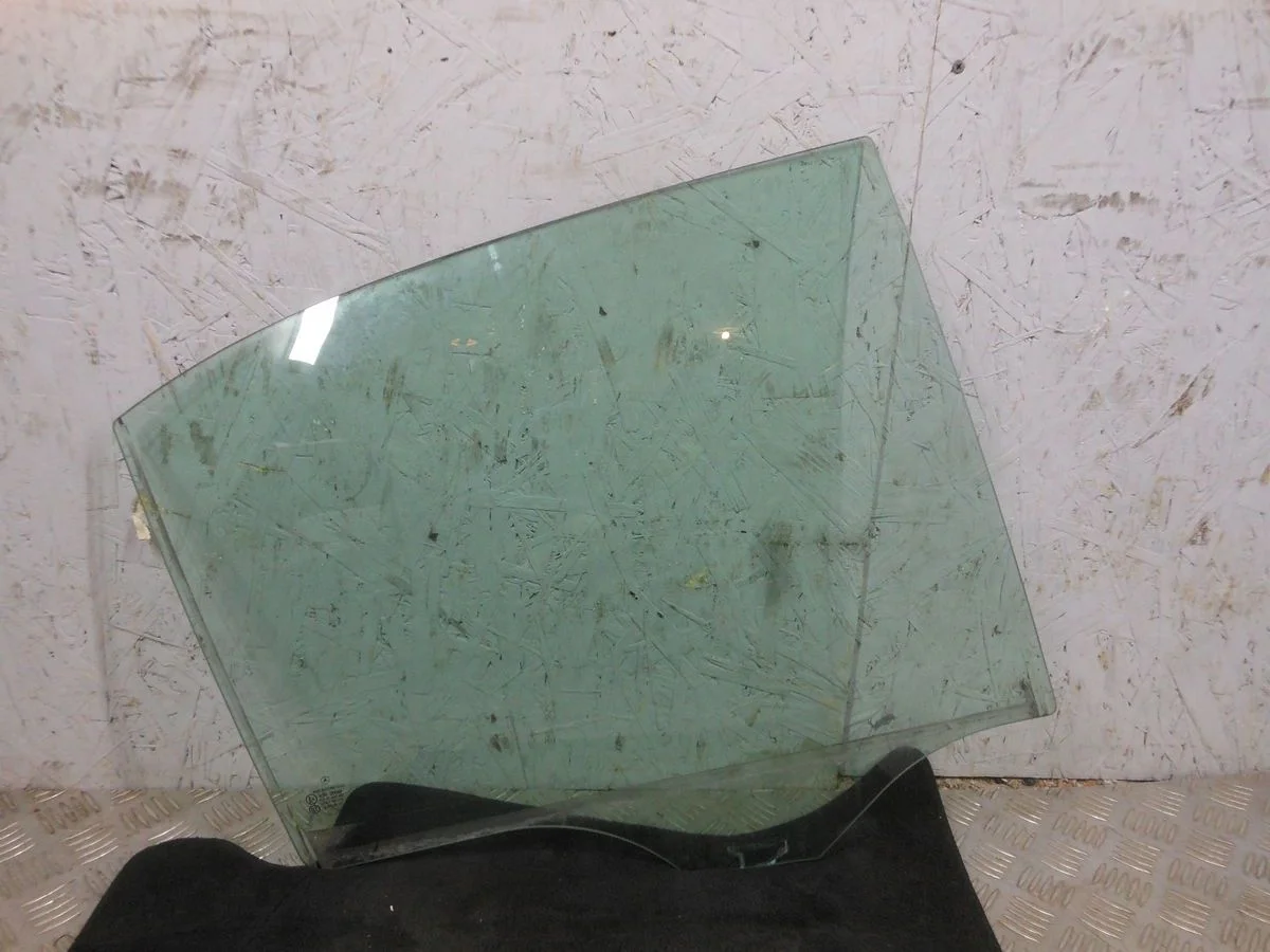 Стекло двери задней правой Mercedes-Benz C-класс W204/S204/С204 рестайлинг (2011—2015)