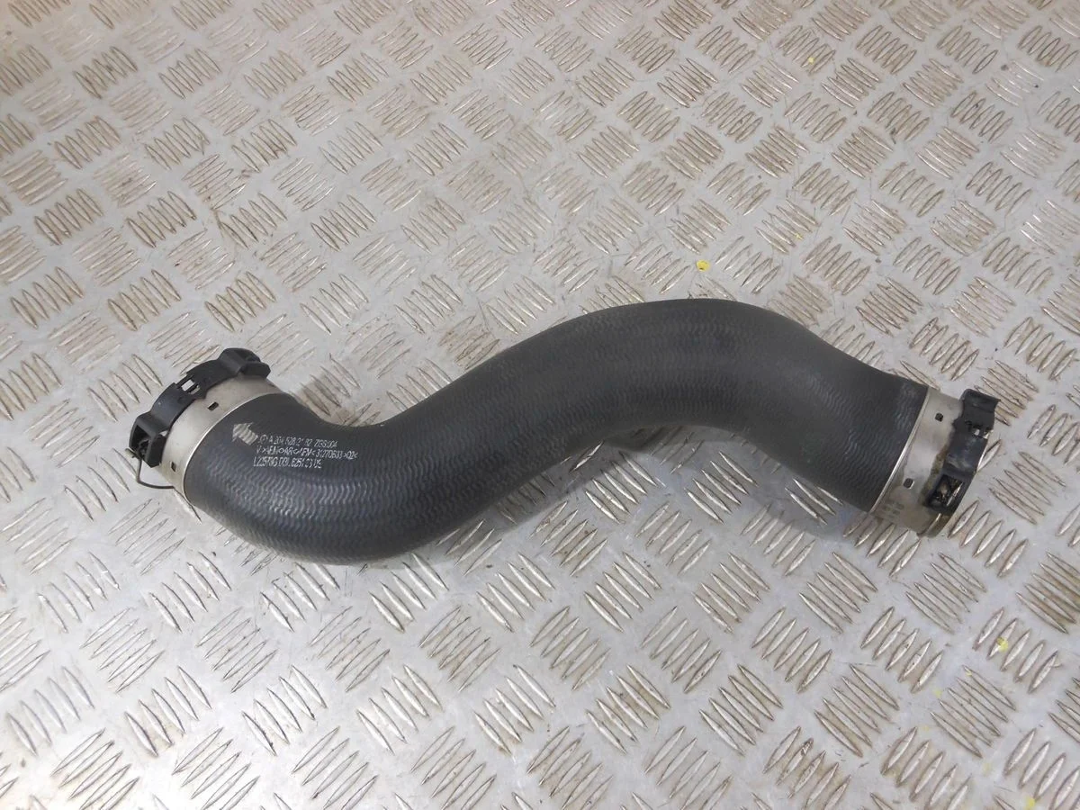 Патрубок интеркулера Mercedes-Benz C-класс W204/S204/С204 рестайлинг (2011—2015)