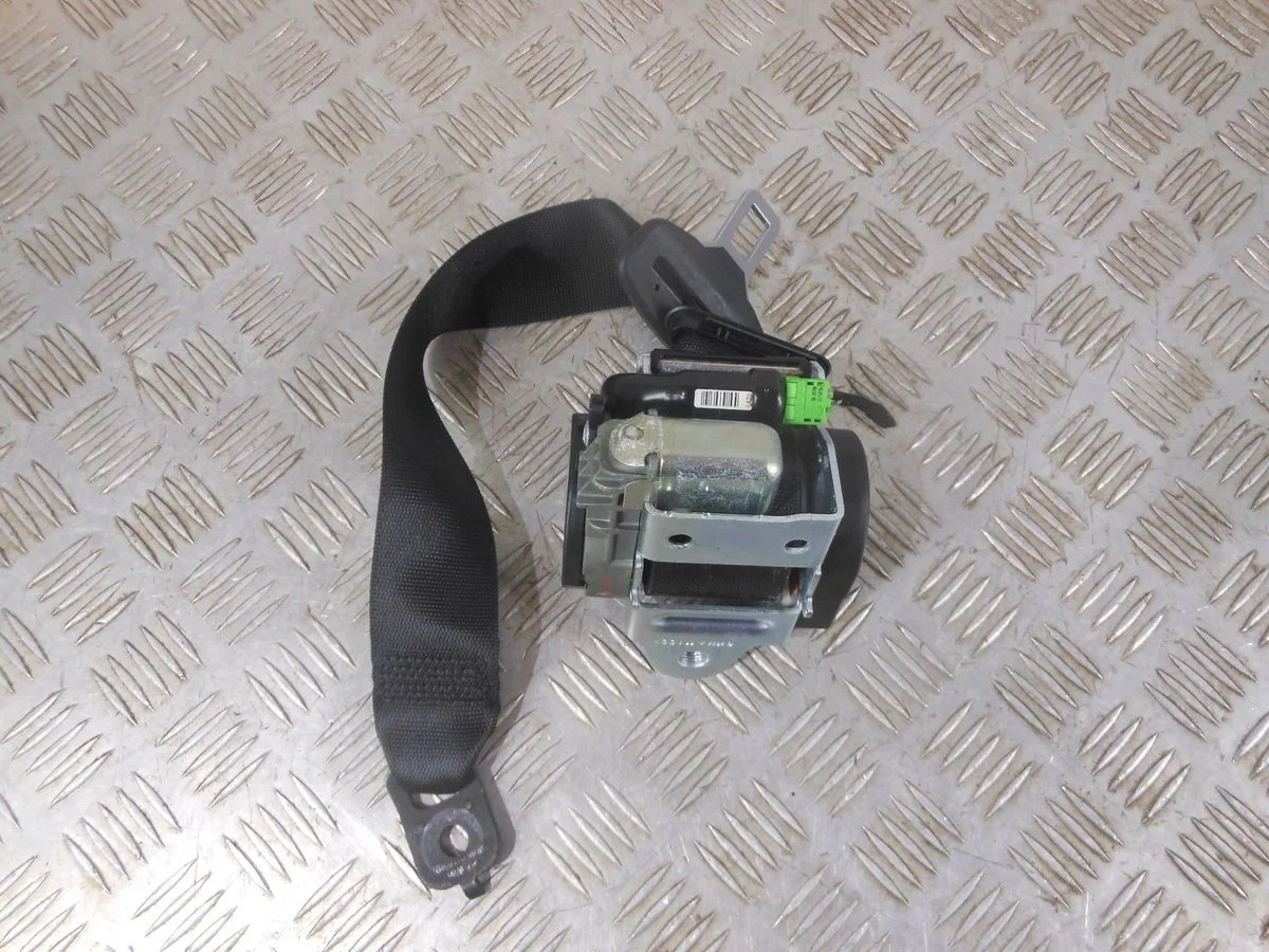 Ремень безопасности Mercedes-Benz C-класс W204/S204/С204 рестайлинг (2011—2015)