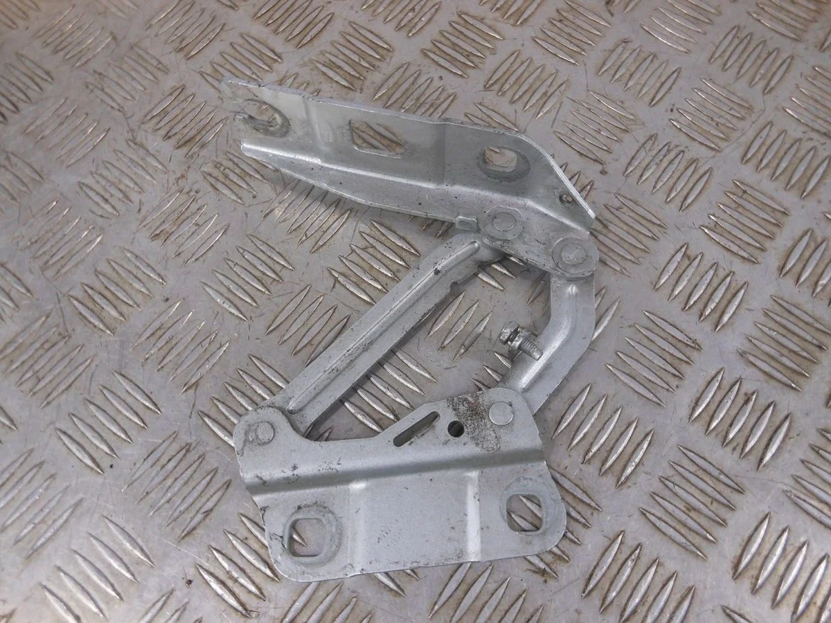 Петля капота правая Mercedes-Benz M-класс W164 (2005—2008)