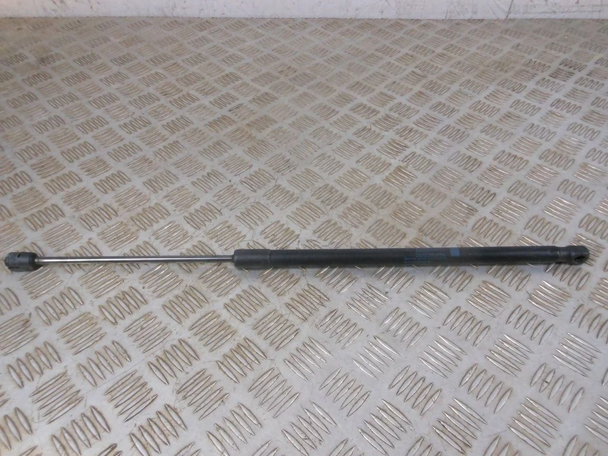 Амортизатор капота Mercedes-Benz E-класс W212/S212/C207/A207 (2009—2013)