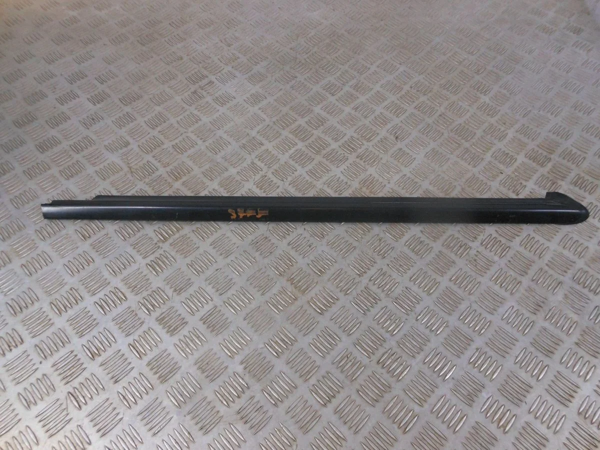 Накладка стекла заднего левого Mercedes-Benz GL-класс X164 (2006—2009)